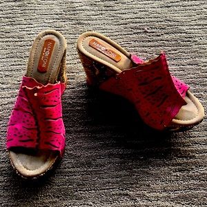 Italian wedge 4” sandals fuchsia pink suede and snakeskin black/white